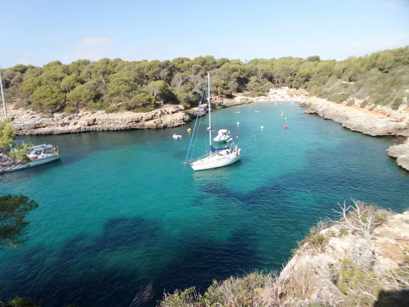 Cala Sa Nau : accès, parking et snorkeling dans cette crique de la côte est