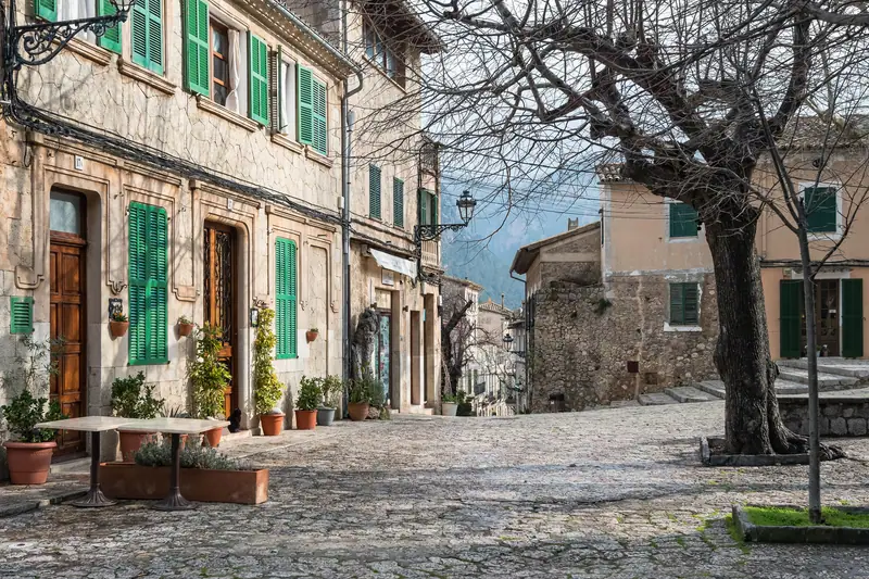 Visiter Valldemossa : la Chartreuse, la coca de patata et le parking