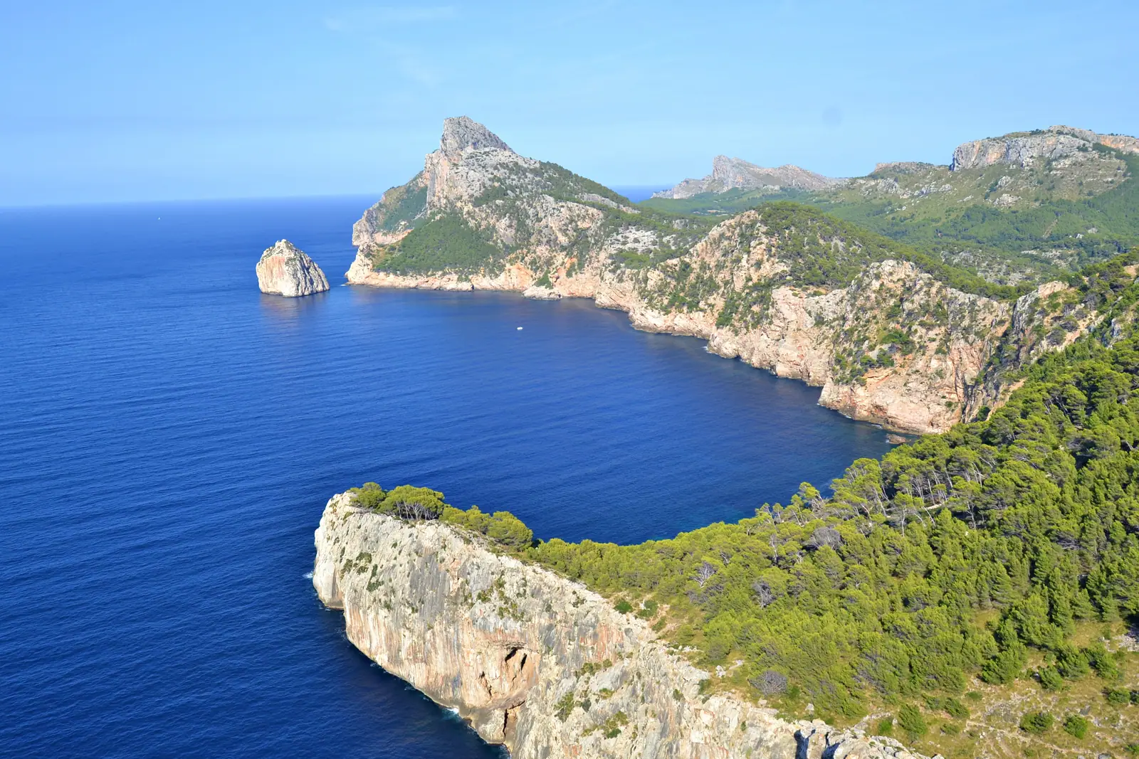 Le cap de Formentor et l'îlot d'Es Colomer vus depuis le mirador
