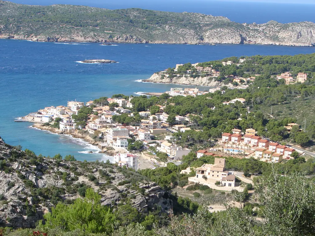 Sant Elm et sa côte vus d'en haut, face à la mer