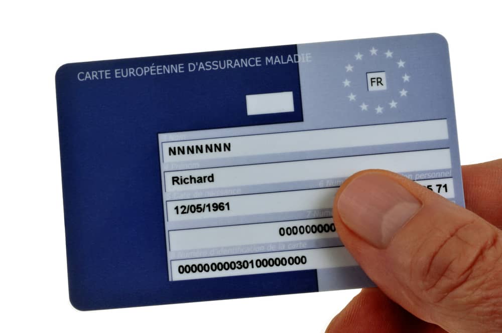 carte europeenne assurance maladie majorque ceam tenue en main