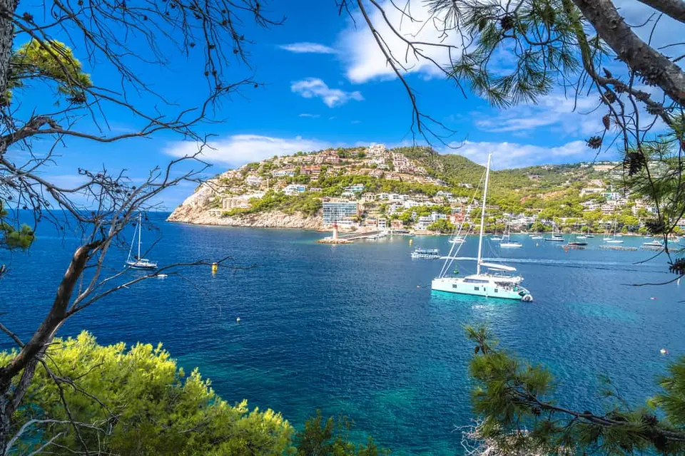 vue panoramique sur la baie de Port d'Andratx